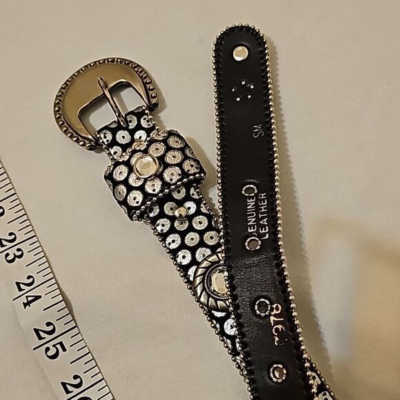 Embellish leather belt size small. - Picture 5 of 5